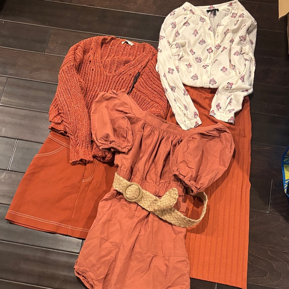 Zara Paige H&M Cotton On Topshop 

5 for $30

Sorry no bundling, will cancel.
